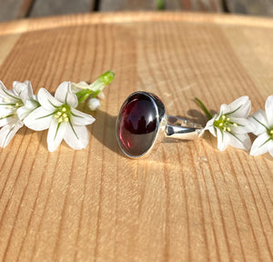 Garnet ring medium