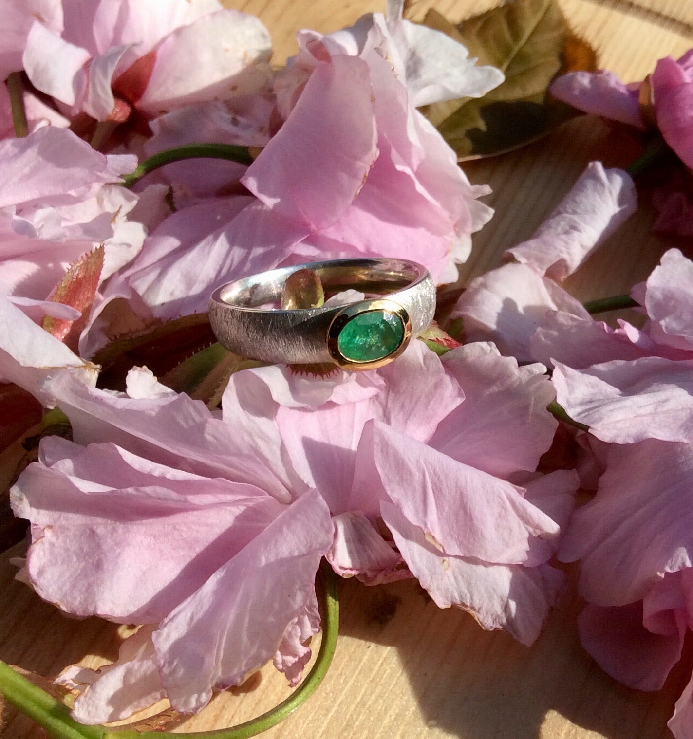 Emerald ring oval