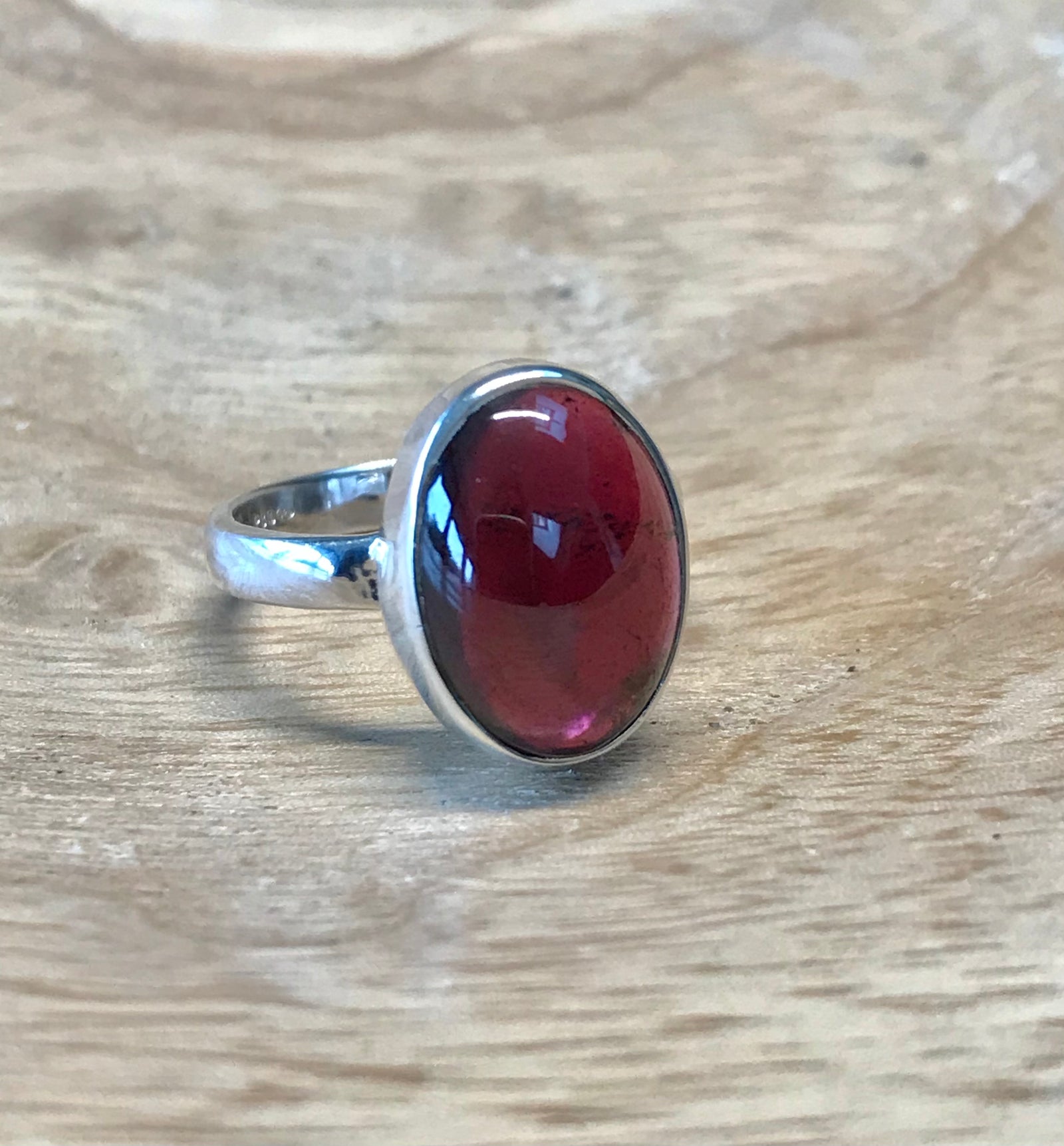 Garnet ring medium